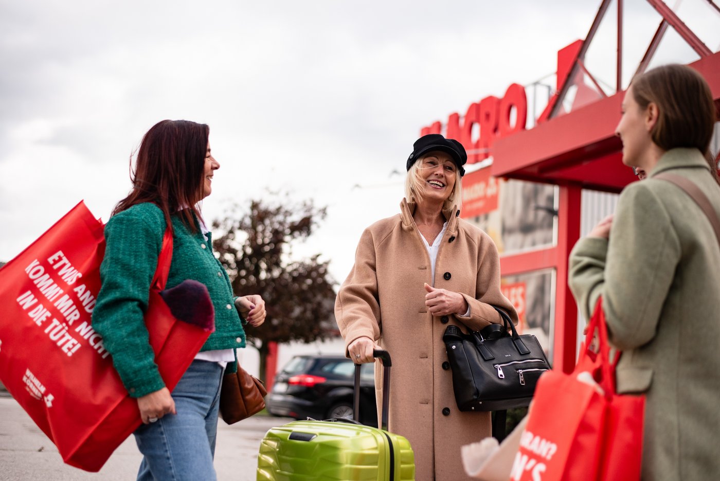 Drei Frauen vor Macro
